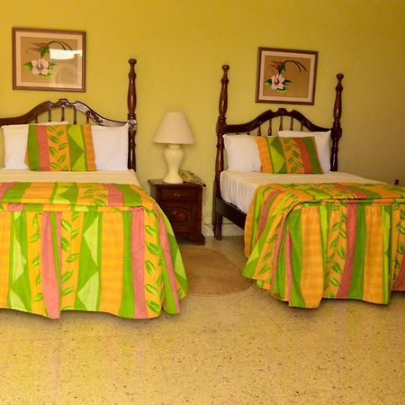 Sahara Dela Mer Inn Montego Bay Extérieur photo