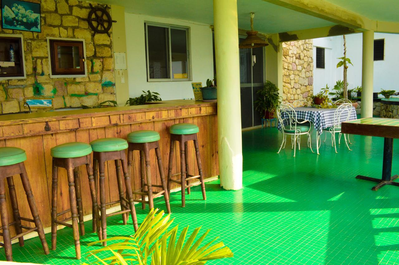 Sahara Dela Mer Inn Montego Bay Extérieur photo